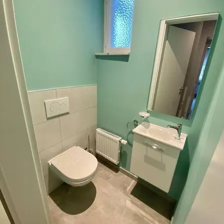 Apartment Large 3 Bedrooms With Private Parking-limp2
